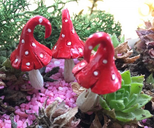 Mini Curl Top Mushroom Picks, RED 3pcs